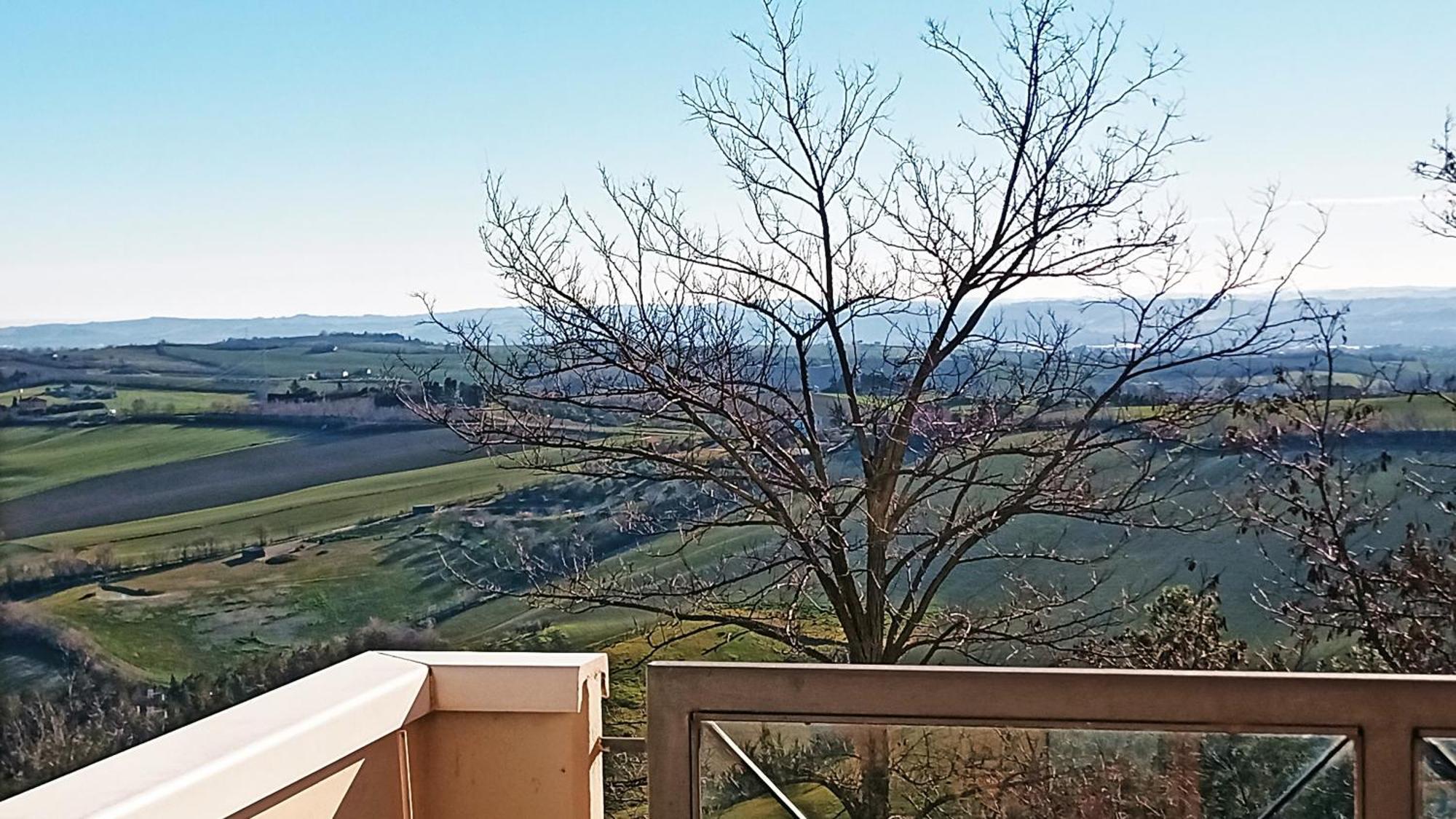 Mombaroccio Appartamento Che Vista! Affittacamere מראה חיצוני תמונה